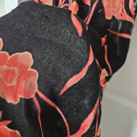 BCBG Mini Dress Velvet like material size 2 - Picture 4 of 14